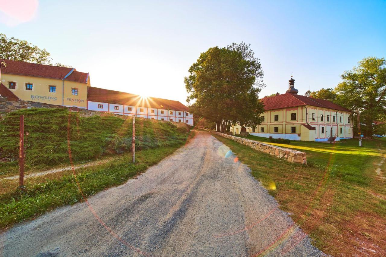 Penzion Zámek Lešany Netvořice Exterior foto